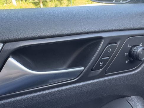 Used 2017 Volkswagen Jetta S image 27