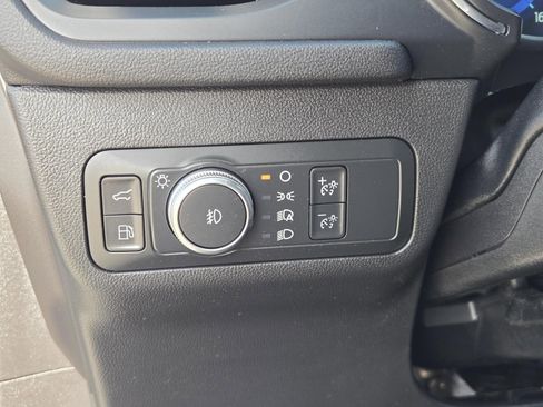 Used 2022 Ford Escape Titanium image 21