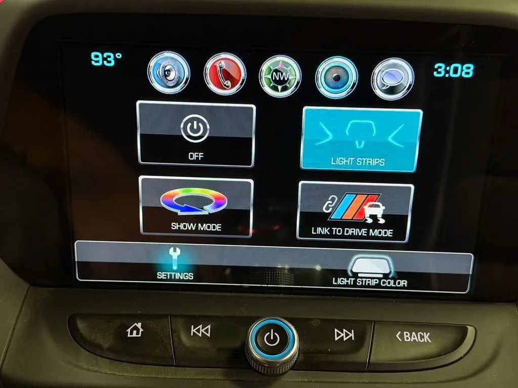 Used 2018 Chevrolet Camaro SS RWD image 35