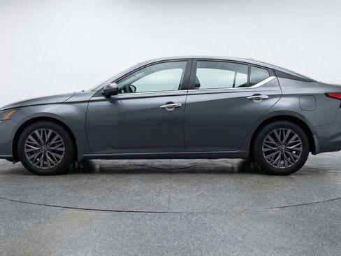 Used 2025 Nissan Altima 2.5 SV image 5