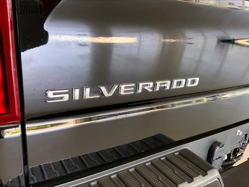 Used 2022 Chevrolet Silverado 1500 RST image 7