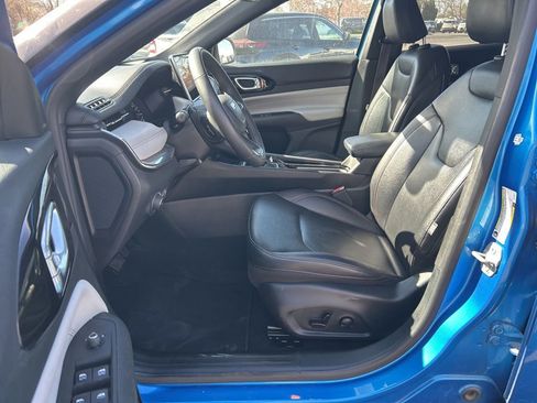 Used 2024 Jeep Compass Limited image 7