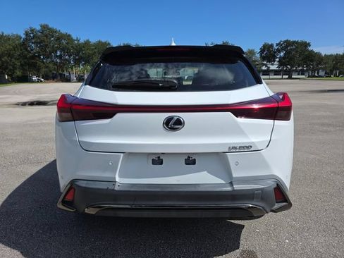 Used 2022 Lexus UX 200 F Sport w/ Accessory Package (Z2) FWD image 4