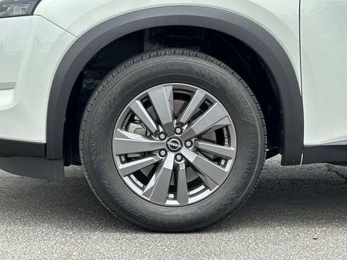 Used 2025 Nissan Pathfinder SV FWD image 24