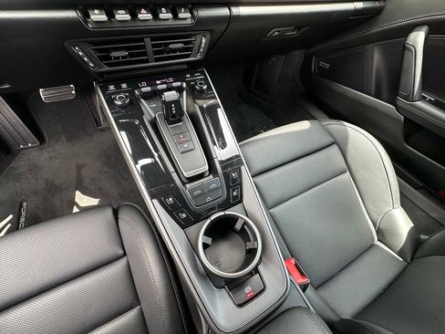 Certified 2025 Porsche 911 Carrera RWD image 36