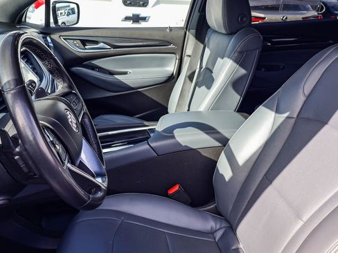 Used 2022 Buick Enclave Premium image 22