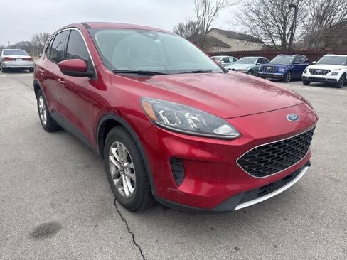 Used 2020 Ford Escape SE image 1