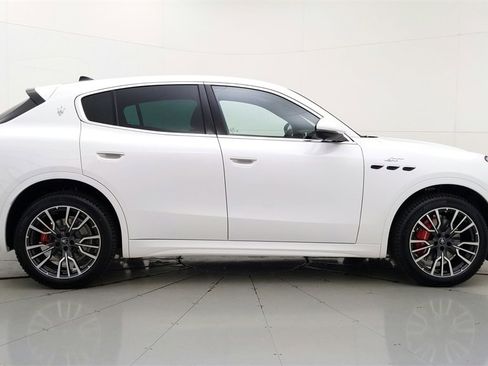 Used 2024 Maserati Grecale GT image 10