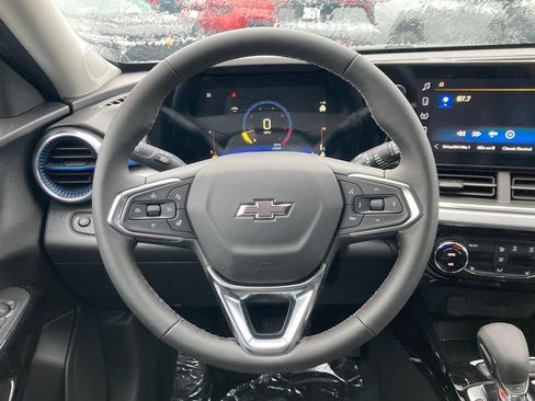 New 2026 Chevrolet Trax LT w/ Driver Confidence Package FWD image 6