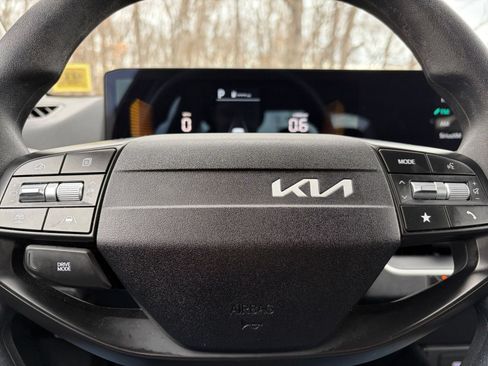 Used 2025 Kia K4 FWD image 22