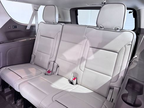 Certified 2023 GMC Yukon XL Denali AWD/4WD image 13