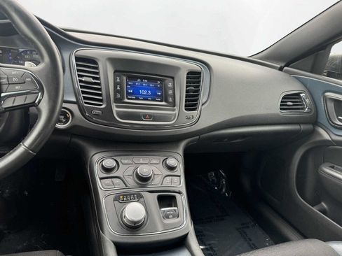 Used 2015 Chrysler 200 S image 24