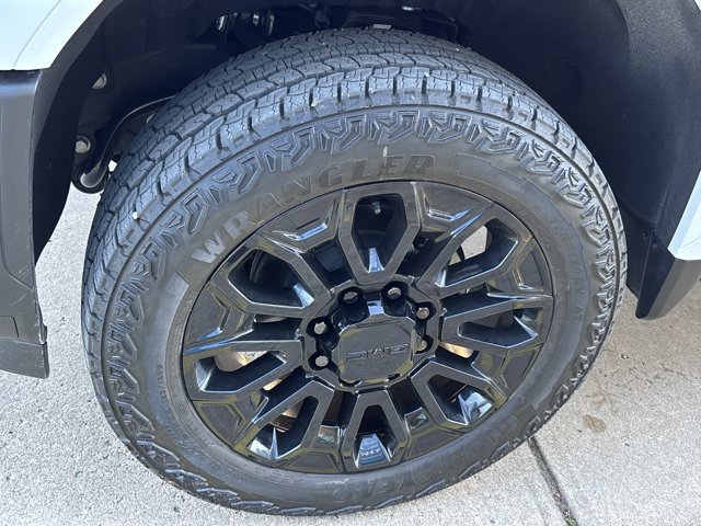 New 2026 GMC Sierra 2500 AT4 w/ AT4 Premium Plus Package AWD/4WD image 11