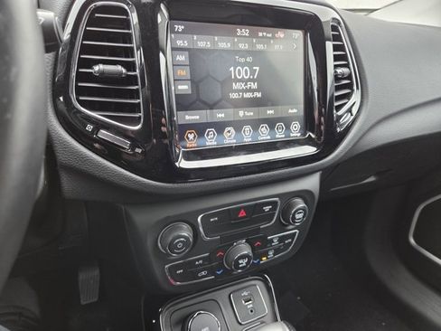 Used 2019 Jeep Compass Limited image 9