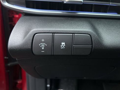 Certified 2025 Hyundai Elantra SEL image 18