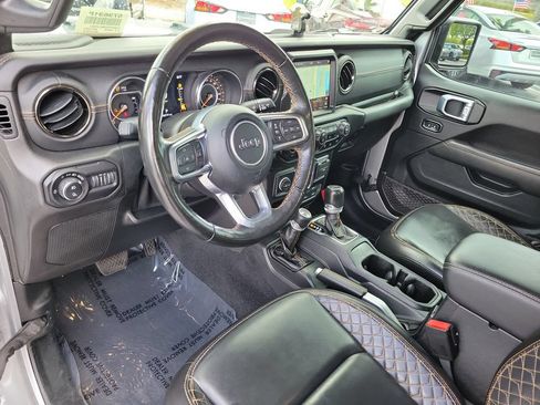 Used 2021 Jeep Gladiator Overland AWD/4WD image 18