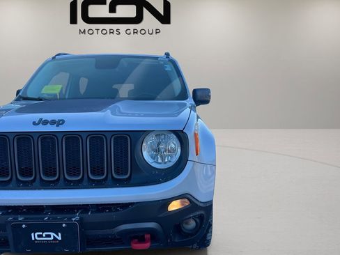 Used 2017 Jeep Renegade Trailhawk image 11