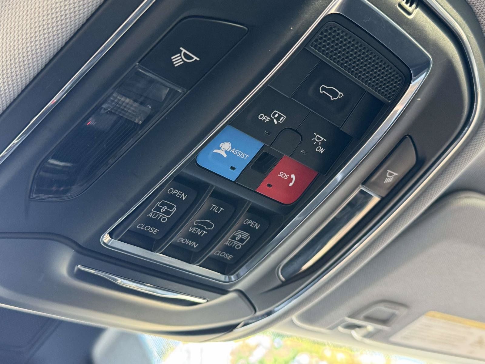 Used 2023 Jeep Grand Cherokee 4WD 4xe image 33