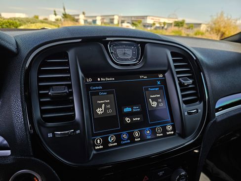 Used 2021 Chrysler 300 S RWD image 33