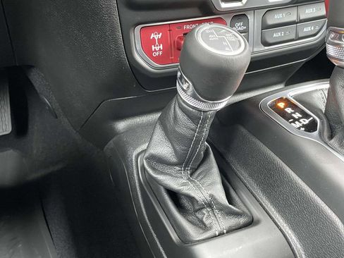 New 2025 Jeep Gladiator Rubicon image 20