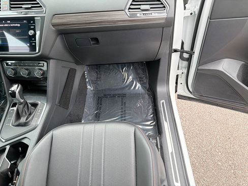 Used 2024 Volkswagen Tiguan Wolfsburg Edition image 18
