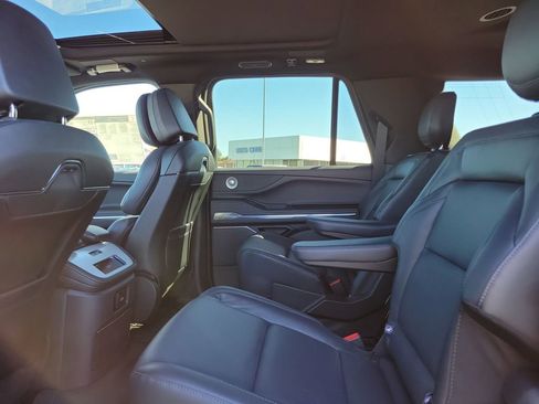 New 2025 Lincoln Navigator L Reserve w/ Jet Appearance Package image 13