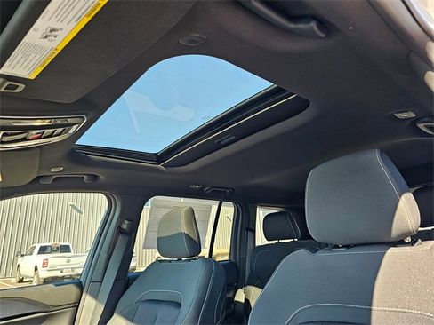 New 2025 Jeep Grand Cherokee Laredo X w/ Luxury Tech Group I image 27