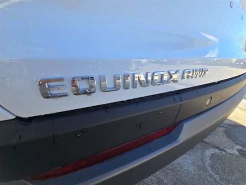New 2025 Chevrolet Equinox LT image 30