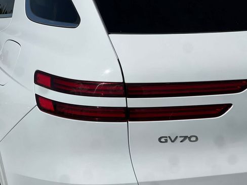 Used 2025 Genesis GV70 2.5T AWD/4WD image 34