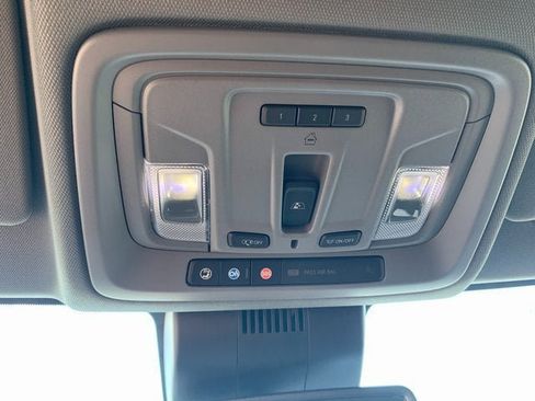 New 2026 GMC Sierra 1500 SLT w/ SLT Convenience Package image 28