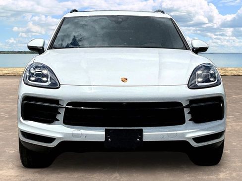 Used 2023 Porsche Cayenne AWD/4WD image 2
