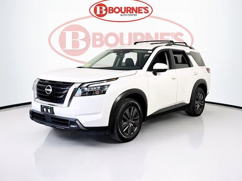 Used 2023 Nissan Pathfinder SV image 6