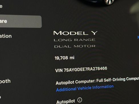 Used 2024 Tesla Model Y Long Range image 34