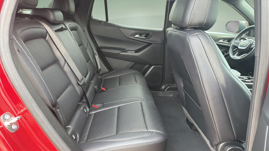 Used 2026 Chevrolet Equinox LT w/ Convenience Package II AWD/4WD image 16