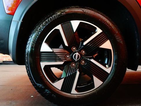 Certified 2025 Nissan Kicks SV AWD/4WD image 73