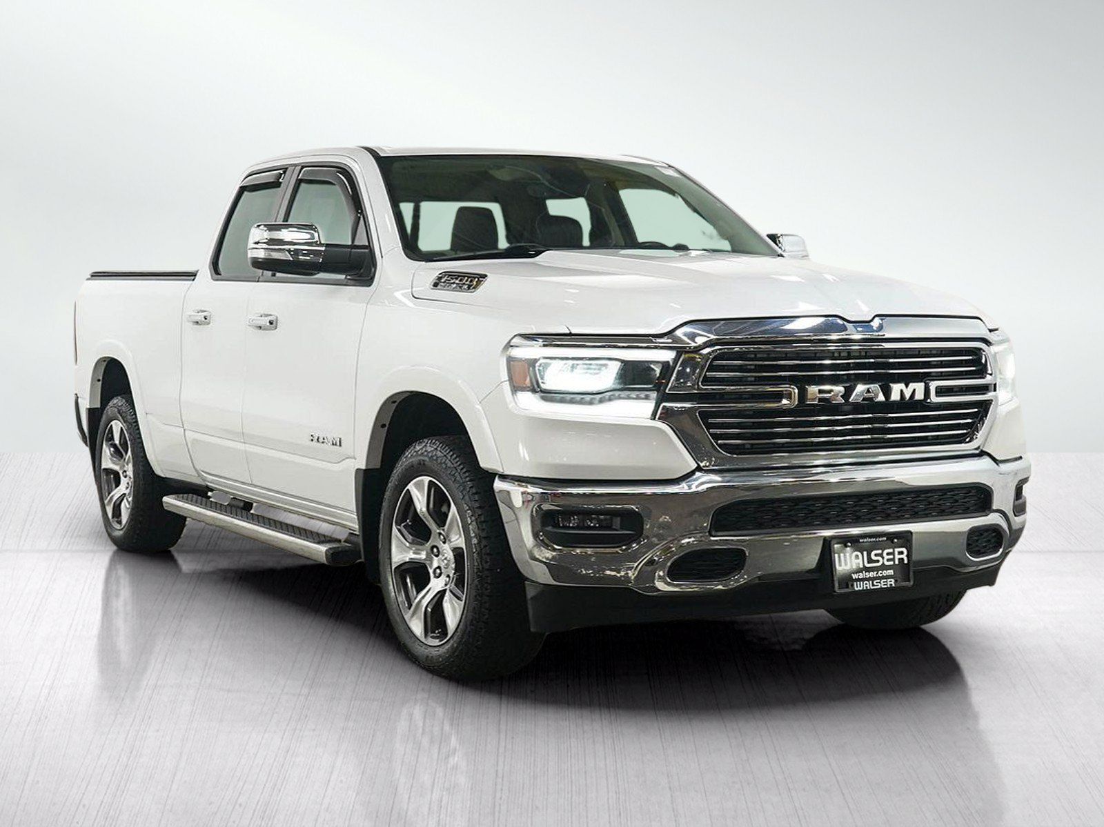 Used 2019 RAM 1500 Laramie AWD/4WD image 7