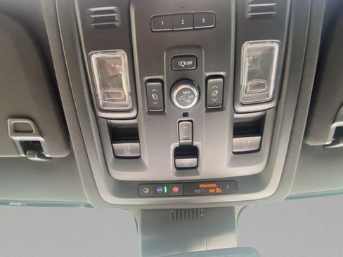 Used 2023 GMC Yukon AT4 w/ AT4 Premium Plus Package AWD/4WD image 19