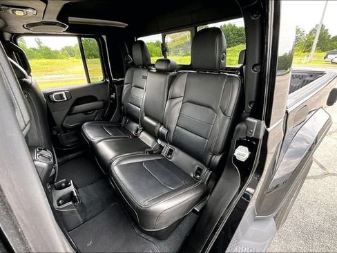 Used 2023 Jeep Gladiator Overland w/ Popular Equipment Package AWD/4WD image 23