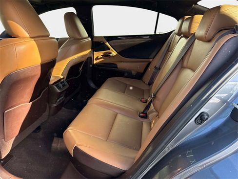 Used 2020 Lexus ES 300h w/ Premium Package image 10