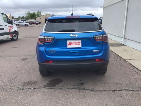 Used 2020 Jeep Compass Latitude w/ Cold Weather Group AWD/4WD image 6