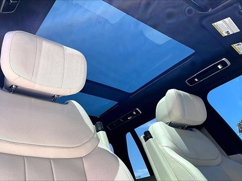 Used 2025 Land Rover Range Rover Autobiography AWD/4WD image 21
