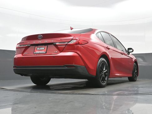 Used 2025 Toyota Camry LE FWD image 31