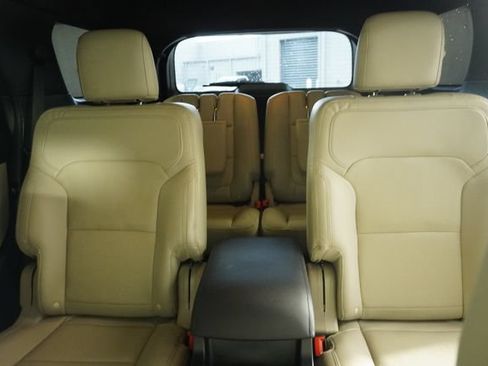 Used 2019 Ford Explorer Limited w/ Ford Safe & Smart Package FWD image 32