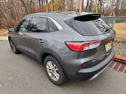 Used 2022 Ford Escape SE w/ Convenience Package image 3