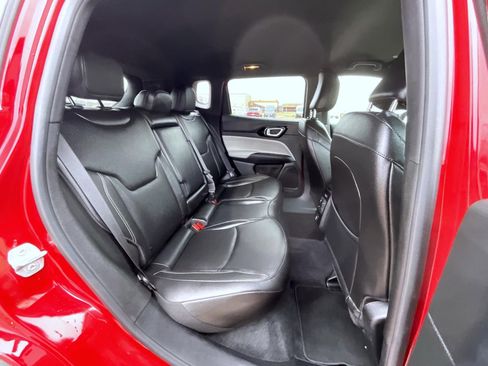 Used 2025 Jeep Compass Limited AWD/4WD image 19