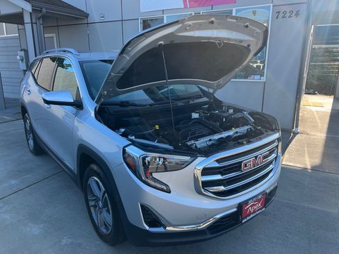 Used 2020 GMC Terrain SLT w/ Preferred Package AWD/4WD image 10