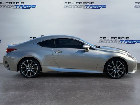 Used 2017 Lexus RC 200t w/ Premium Package RWD image 4