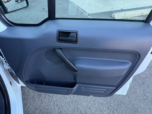 Used 2010 Ford Transit Connect XLT image 17
