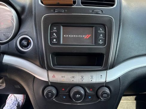 Used 2016 Dodge Journey SXT w/ Comfort/Convenience Group FWD image 13