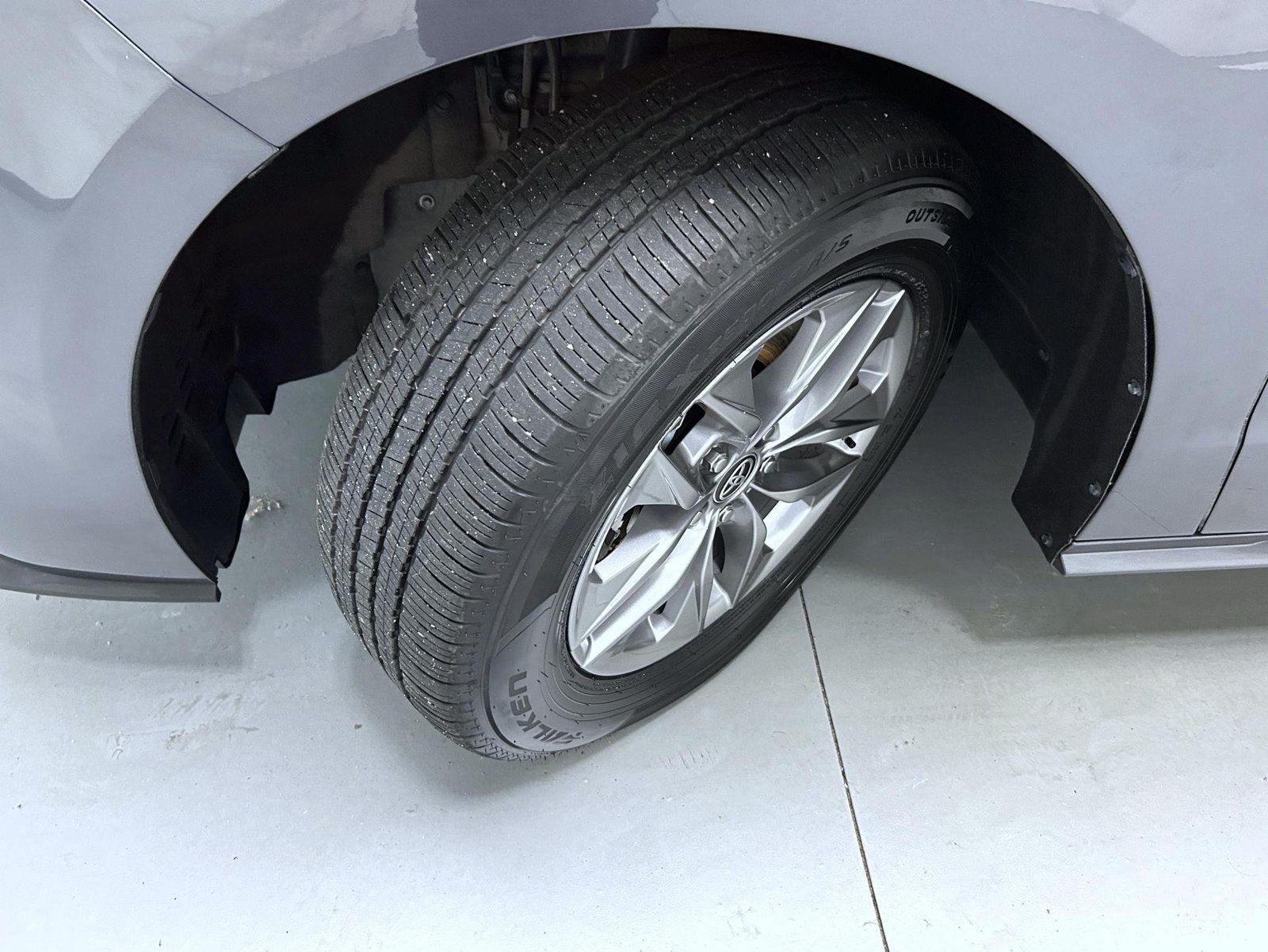 Used 2025 Toyota Sienna LE FWD image 22